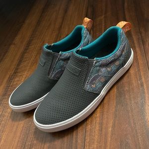 XTRATUF Womens Sharkbyte Deck Shoes size 6